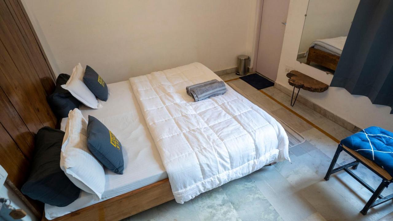 Bunkstay Coworking Hostel & Glamping Rishikesh Exterior photo