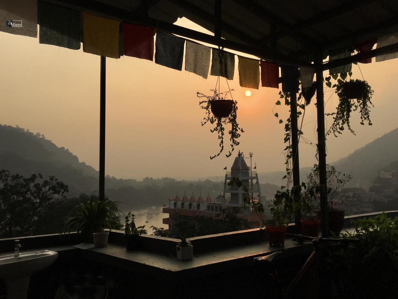 Bunkstay Coworking Hostel & Glamping Rishikesh Exterior photo